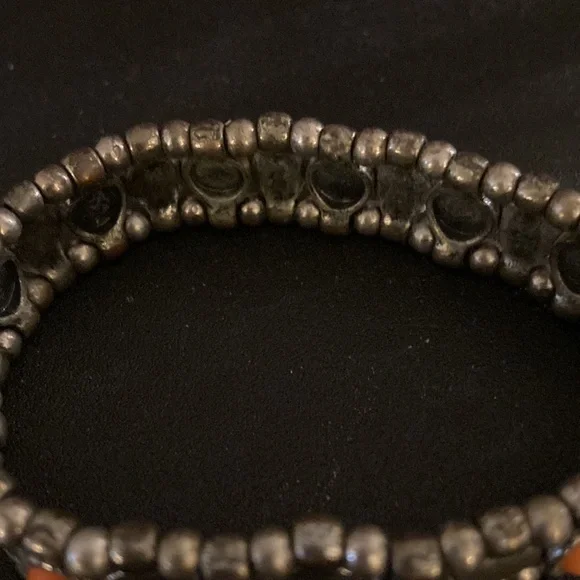 Silver toned bracelet with pink embellishments - Picture 3 of 3